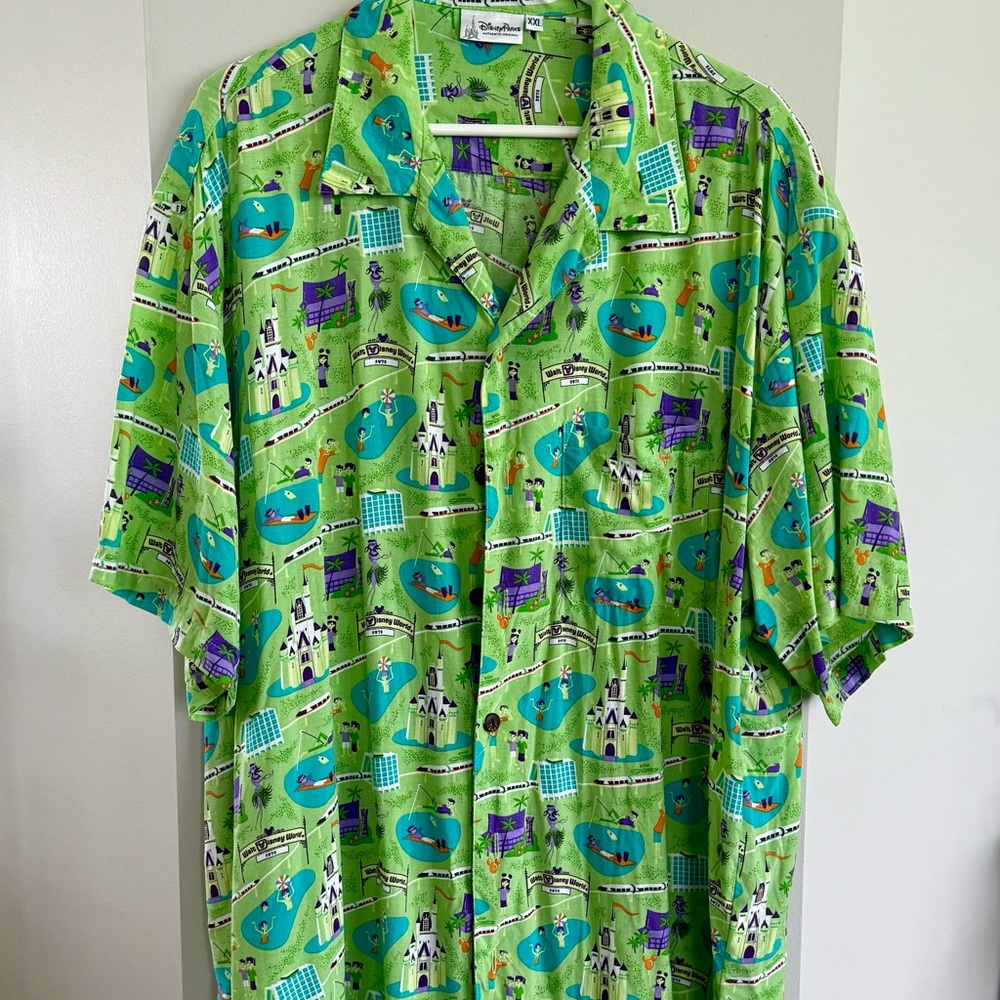 EUC Disney Parks Authentic Hawaiian Men's Shirt πΊ